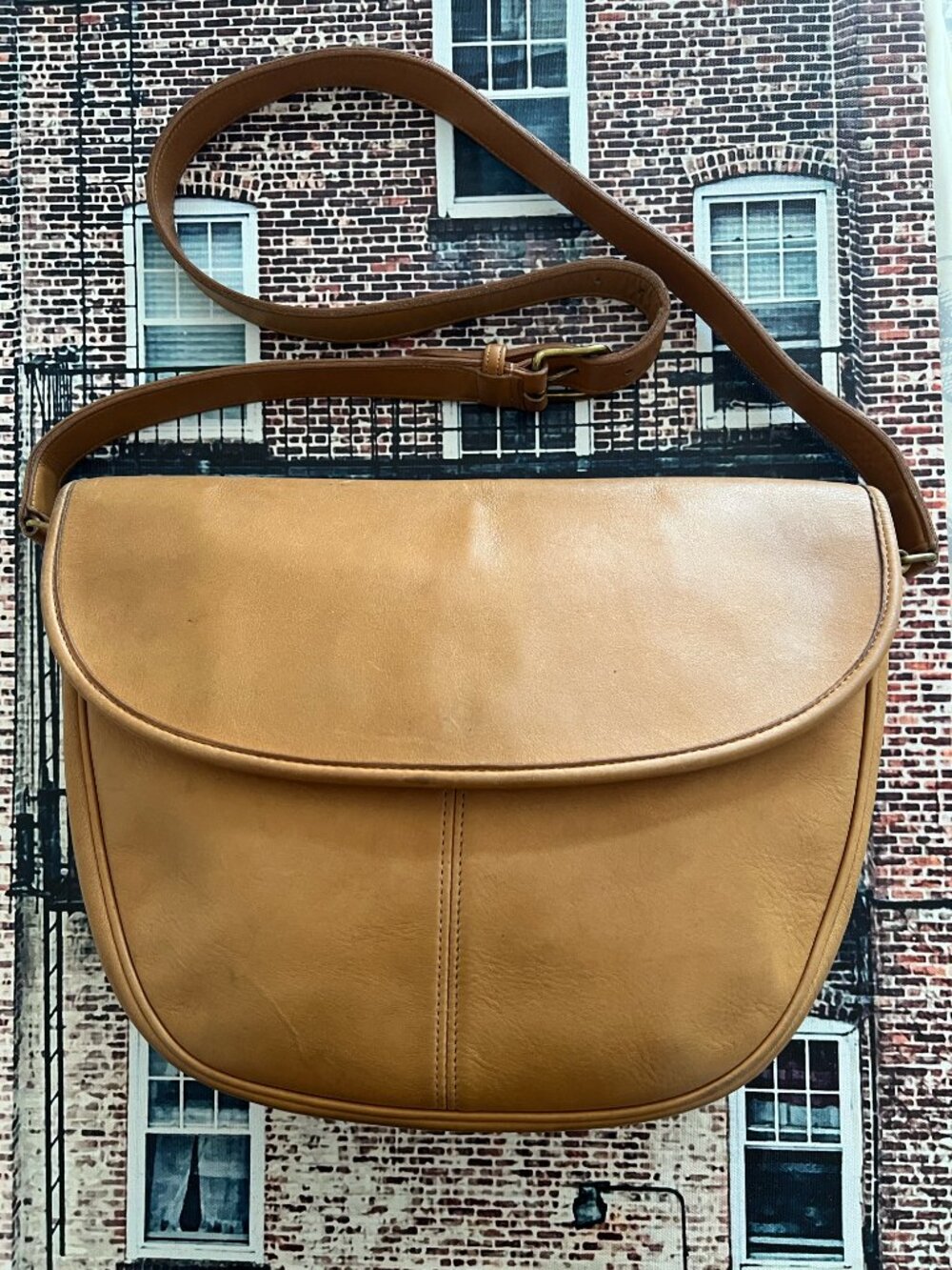 vintage Coach Paris Flap Crossbody bag in tan leather NO HANG TAG